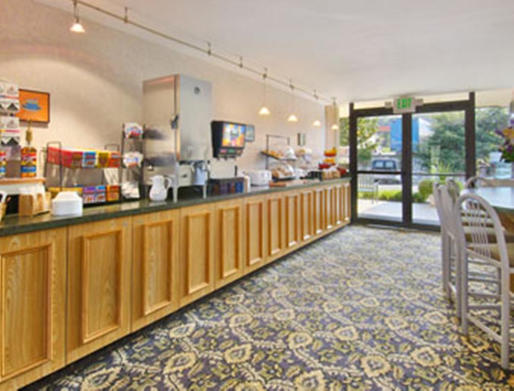 Perryville Hotel Restaurant photo