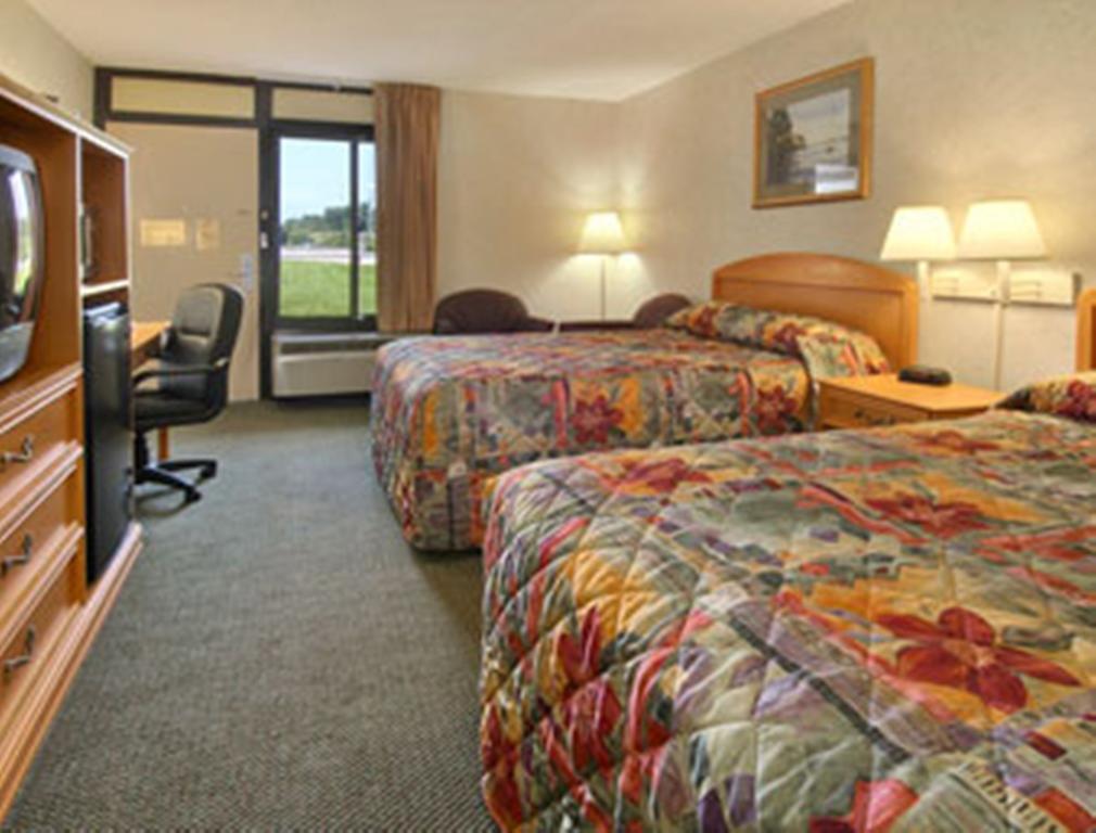 Perryville Hotel Room photo