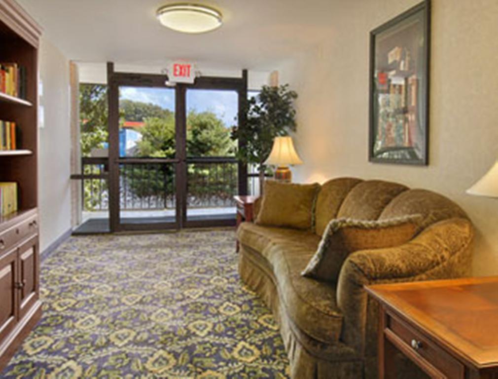 Perryville Hotel Interior photo